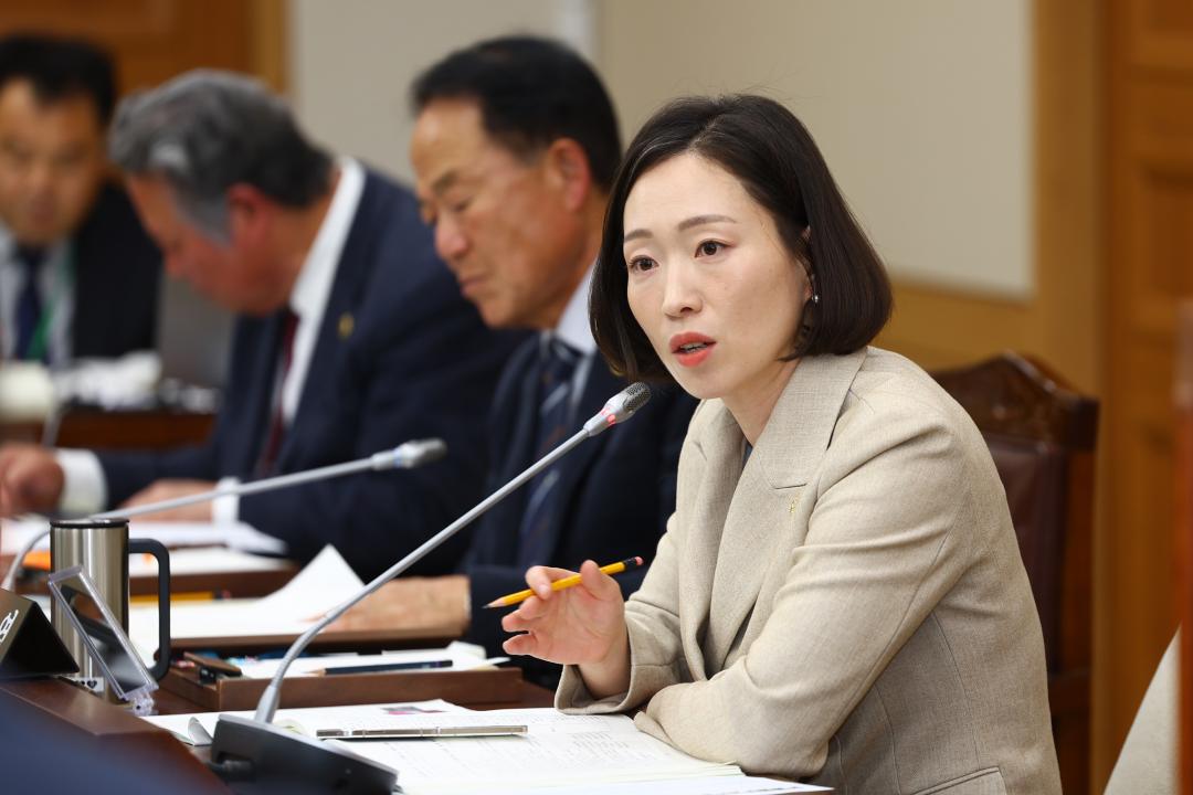 '2025년도 농림수산위원회 행정사무감사(농업기술원)' 게시글의 사진(22) '2025-11-12 2025년도 농림수산위원회 행정사무감사(농업기술원) (22).jpg'