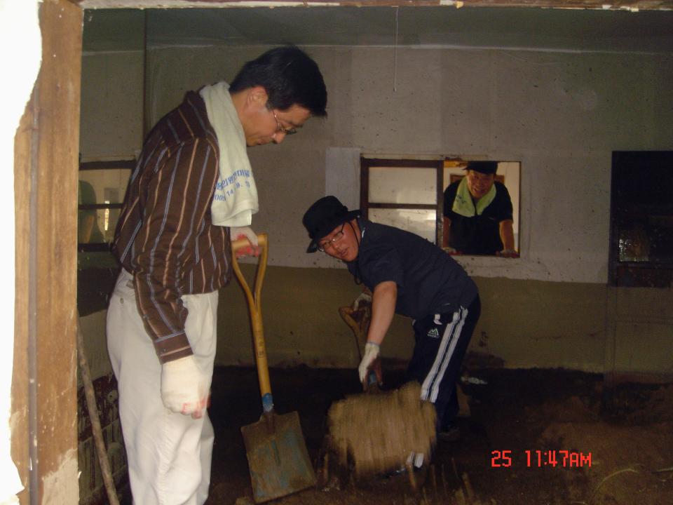 '수해지역 복구 자원봉사' 게시글의 사진(37) '2006-07-25 수해지역 복구 자원봉사 (37).JPG'