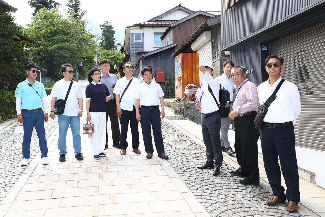 '강원특별자치도의회 한일국제교류협회 2025년 일본 돗토리현 방문' 게시글의 사진(5) '2025-07-29 강원특별자치도의회 한일국제교류협회 2025년 일본 돗토리현 방문 (5)_01_다이센 산 다이센지 절 탐방.jpg'