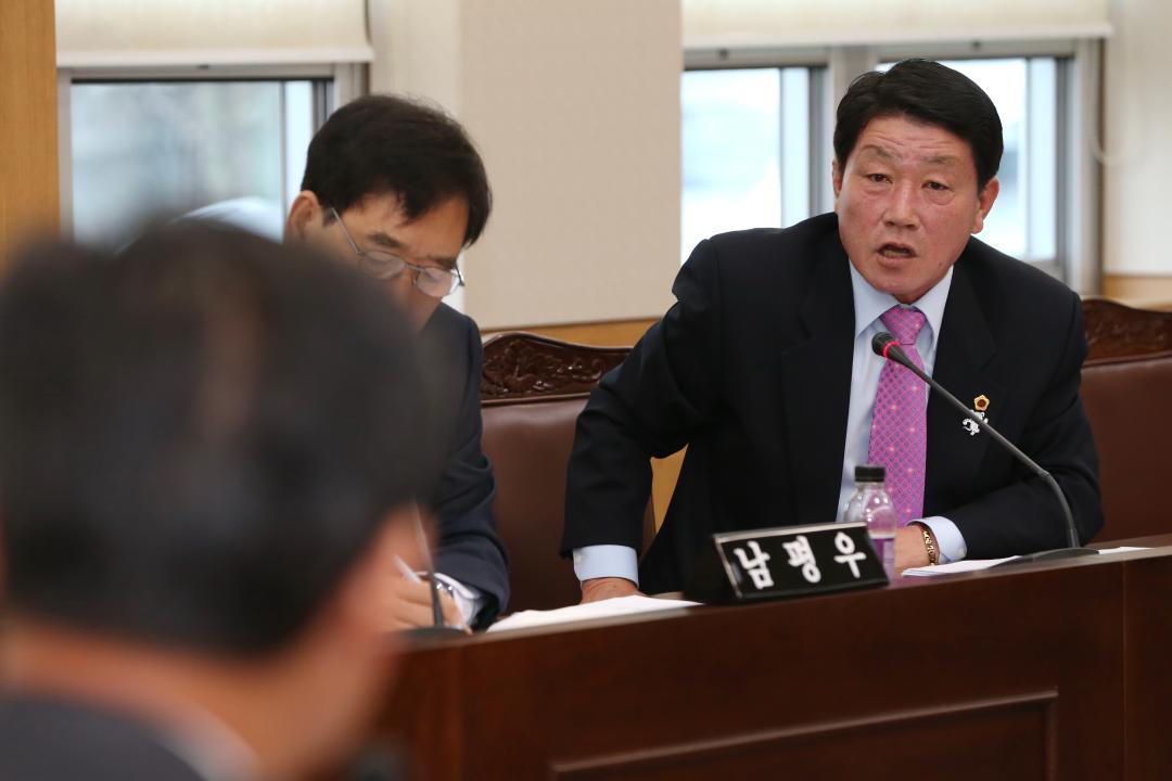 '제263회 제1차 의회운영위원회' 게시글의 사진(15) '2017-04-05 제263회 제1차 의회운영위원회 (15).JPG'