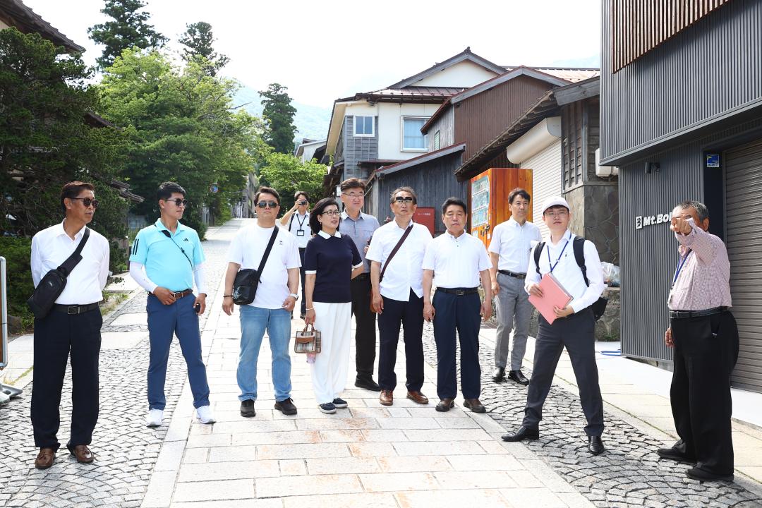 '강원특별자치도의회 한일국제교류협회 2025년 일본 돗토리현 방문' 게시글의 사진(4) '2025-07-29 강원특별자치도의회 한일국제교류협회 2025년 일본 돗토리현 방문 (4)_01_다이센 산 다이센지 절 탐방.jpg'