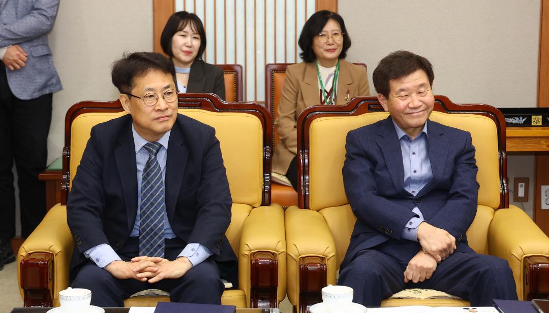 '2025회계연도 결산검사위원 위촉식 및 간담회' 게시글의 사진(35) '2026-04-16 2025회계연도 결산검사위원 위촉식 및 간담회 (37).jpg'