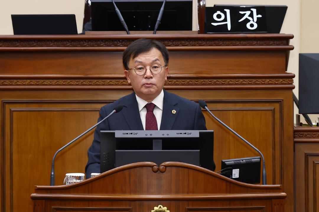 '제344회 제3차 본회의' 게시글의 사진(56) '2026-04-03 제344회 제3차 본회의 (57) 5분자유발언 이무철의원.jpg'