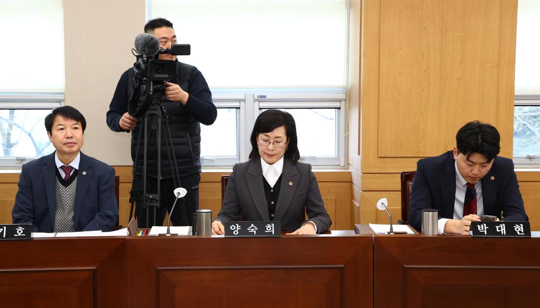 '제335회 제1차 의회운영위원회' 게시글의 사진(13) '2025-03-05 제335회 제1차 의회운영위원회 (13).jpg'