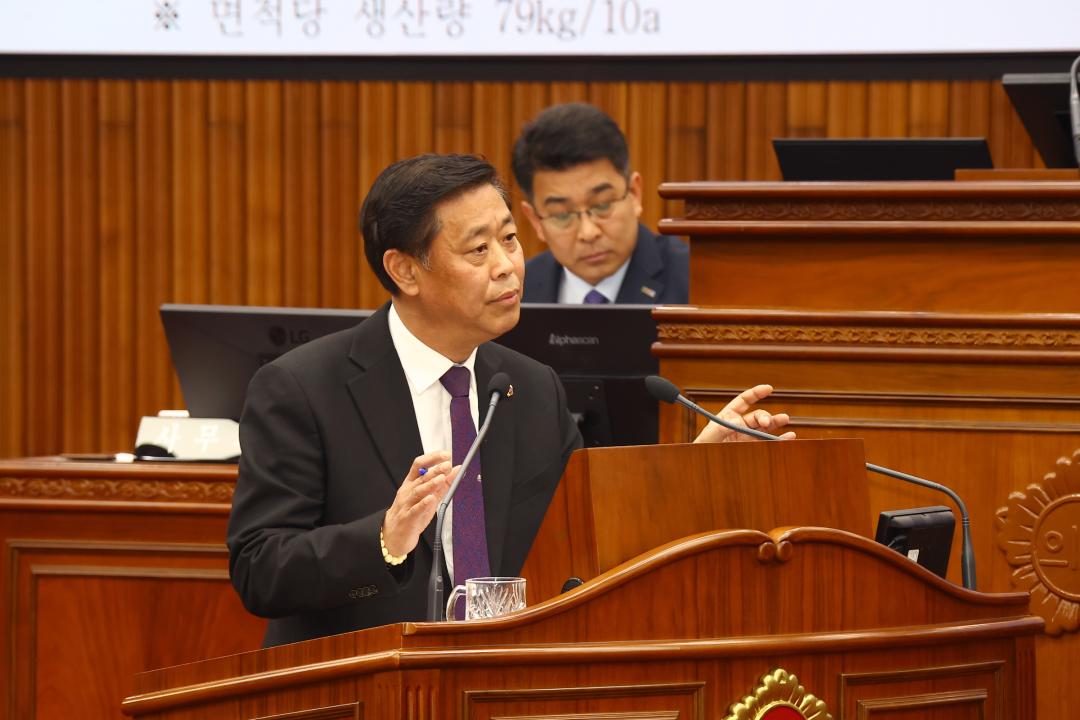 '제335회 제2차 본회의(제1차 도정 및 교육행정에 관한 질문)' 게시글의 사진(41) '2025-03-11 제335회 제2차 본회의(제1차 도정 및 교육행정에 관한 질문) (41) 지광천 의원.jpg'