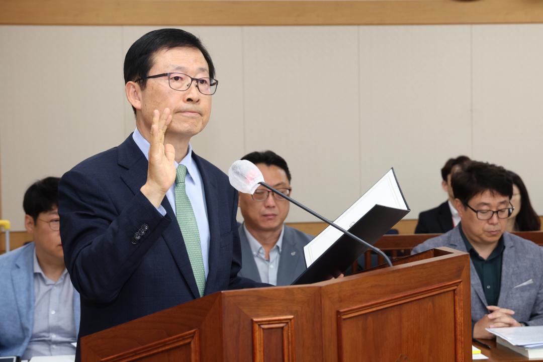 '제336회(폐회중) 제2차 강원특별자치도경제진흥원 인사청문특별위원회' 게시글의 사진(10) '2025-05-07 제336회 제2차 강원특별자치도경제진흥원 인사청문특별위원회 (10).jpg'