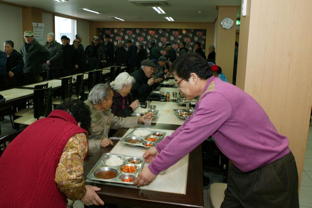 '민생현장 무료급식소 봉사활동' 게시글의 사진(9) '2009-02-19 민생현장 무료급식소 봉사활동 (9).jpg'