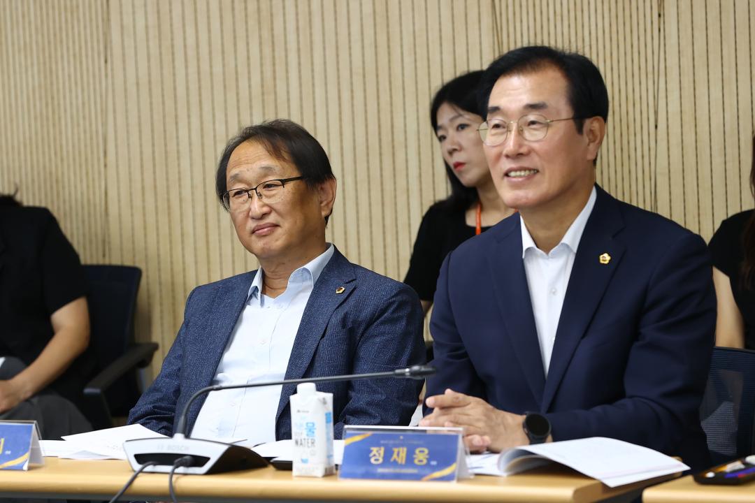 '2025 강원특별자치도 청소년 정책전달식 및 강원특별자치도의회 견학' 게시글의 사진(9) '2025-08-29 2025 강원특별자치도 청소년 정책전달식 및 강원특별자치도의회 견학 (10).jpg'