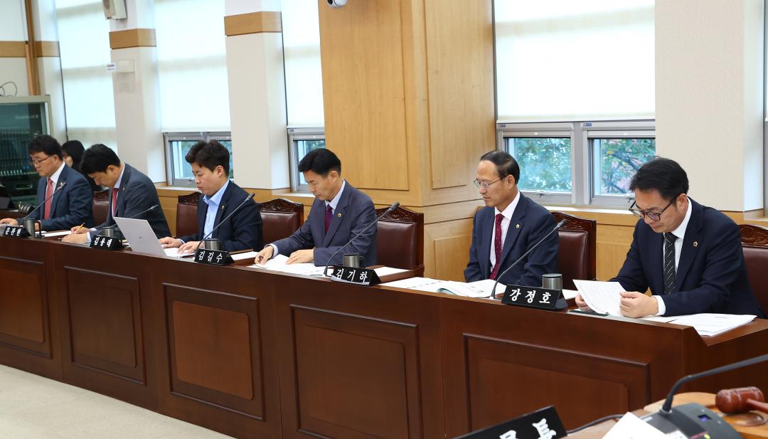 '제341회 강원특별자치도 물 관리 특별위원회' 게시글의 사진(6) '2025-10-22 제341회 강원특별자치도 물 관리 특별위원회 (6).jpg'