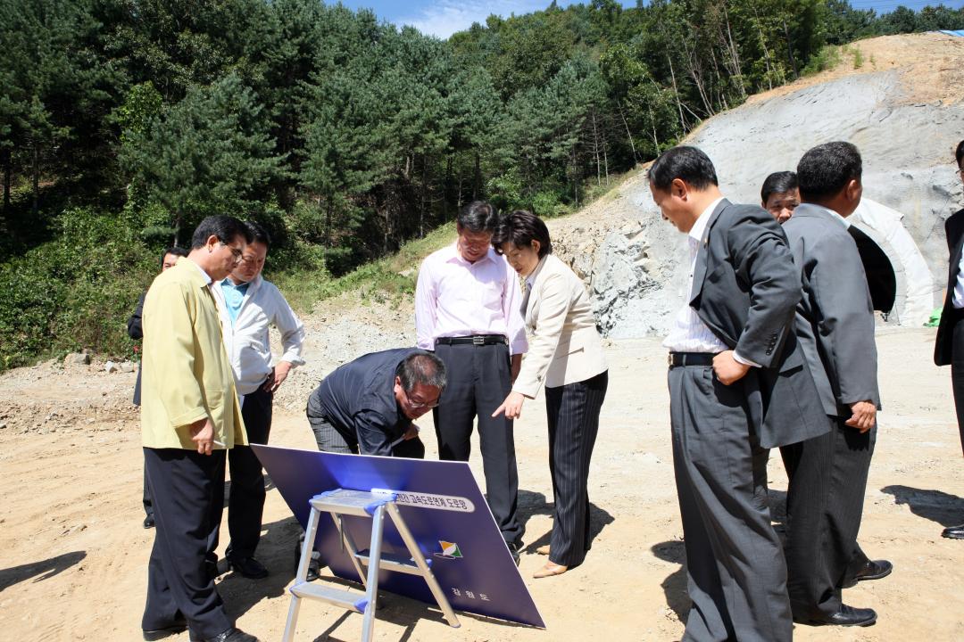 '경춘고속도로 연결도로 건설사업 추진현황 확인' 게시글의 사진(26) '2009-09-10 경춘고속도로 연결도로 건설사업 추진현황 확인 (26).jpg'