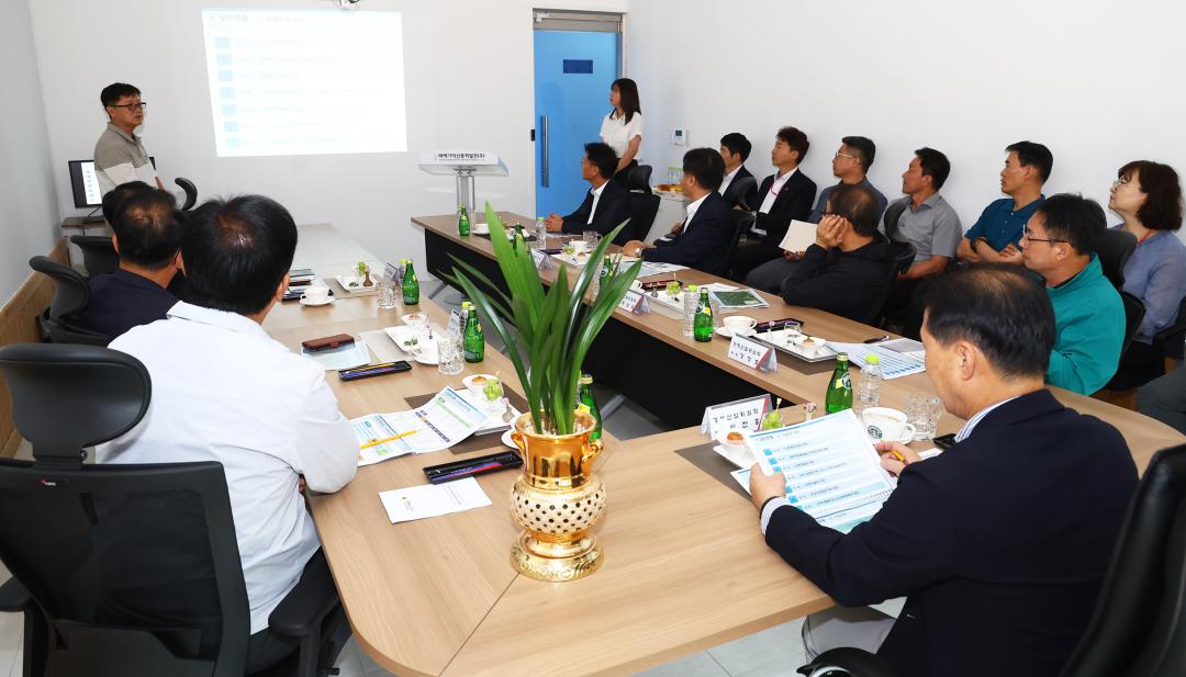 '제339회 경제산업위원회 현지시찰' 게시글의 사진(10) '2025-07-14 제339회 경제산업위원회 현지시찰(태백가덕산 풍력발전) (9).jpg'