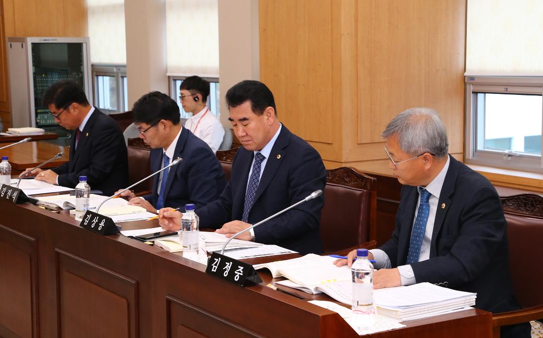 '2019년도 농림수산위원회 행정사무감사(농정국 소관)' 게시글의 사진(9) '2019-11-13 2019년도 농림수산위원회 행정사무감사(농정국 소관) (9).jpg'