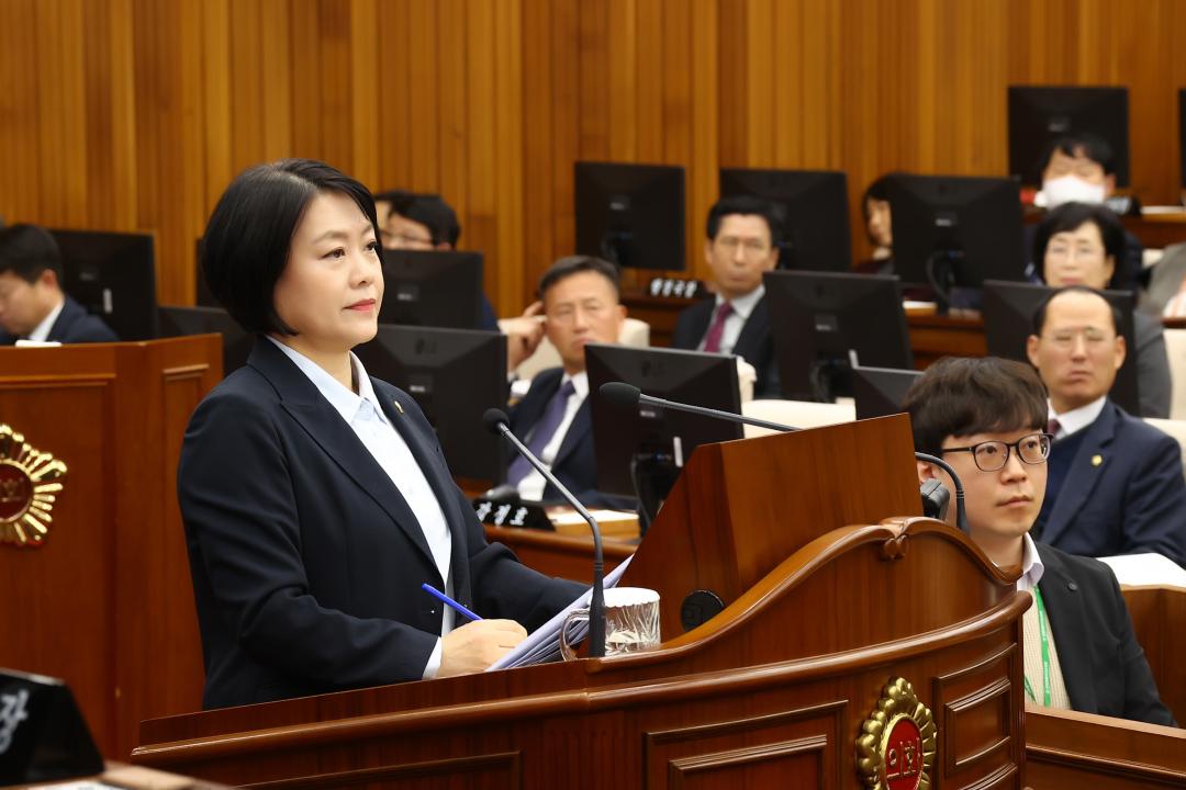 '제335회 제2차 본회의(제1차 도정 및 교육행정에 관한 질문)' 게시글의 사진(78) '2025-03-11 제335회 제2차 본회의(제1차 도정 및 교육행정에 관한 질문) (78) 박윤미 의원.jpg'