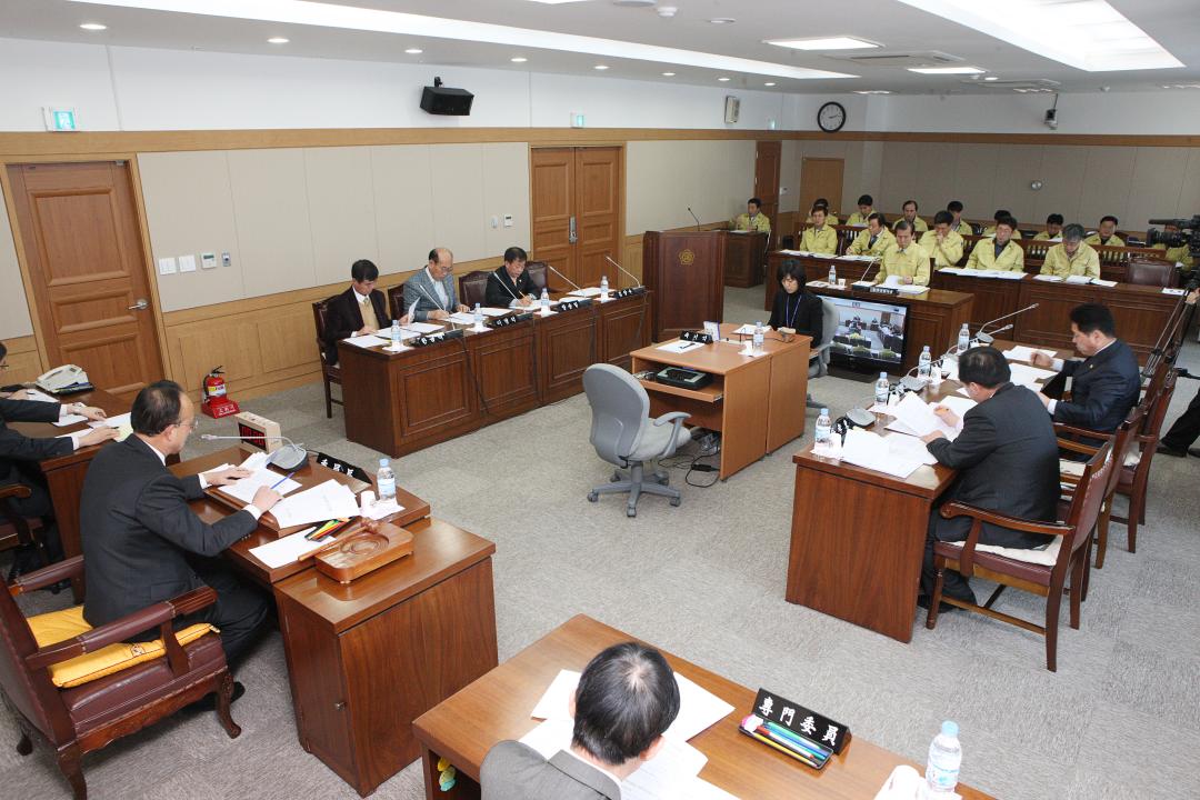 '206회 제7차 농림수산위원회' 게시글의 사진(7) '2011-01-28 206회 제7차 농림수산위원회 (7).jpg'