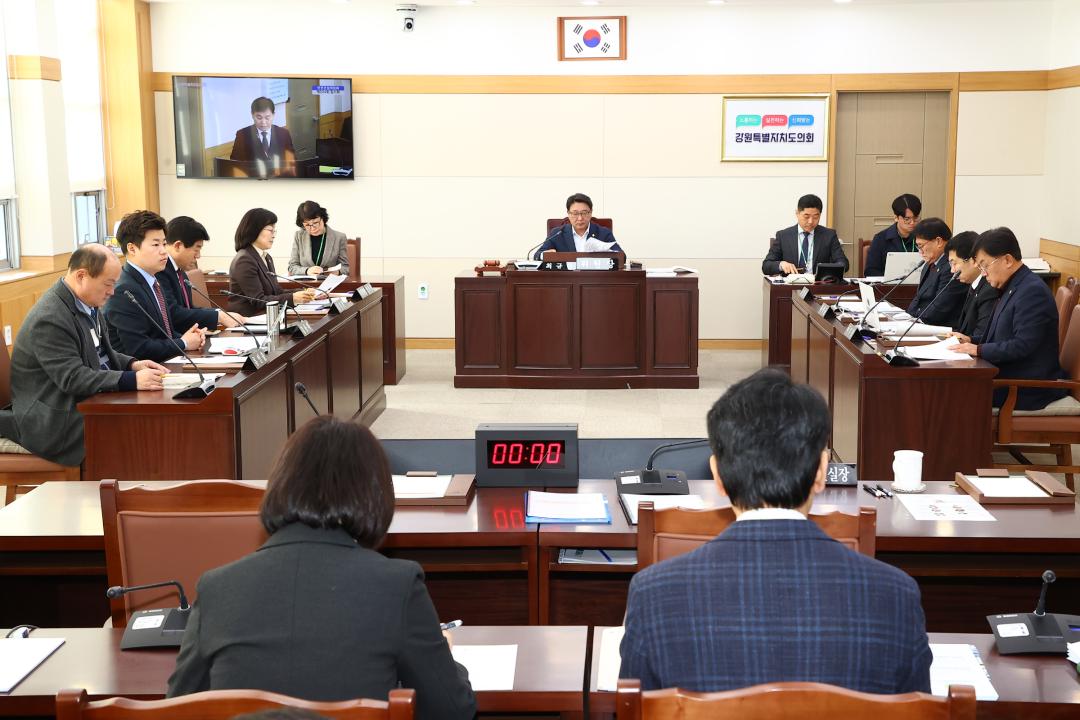 '제334회 제1차 안전건설위원회' 게시글의 사진(3) '2025-02-05 제334회 제1차 안전건설위원회 (3).jpg'
