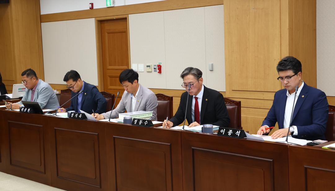 '제347회 제2차 의회운영위원회' 게시글의 사진(6) '2026-07-09 제347회 제2차 의회운영위원회 (6).jpg'