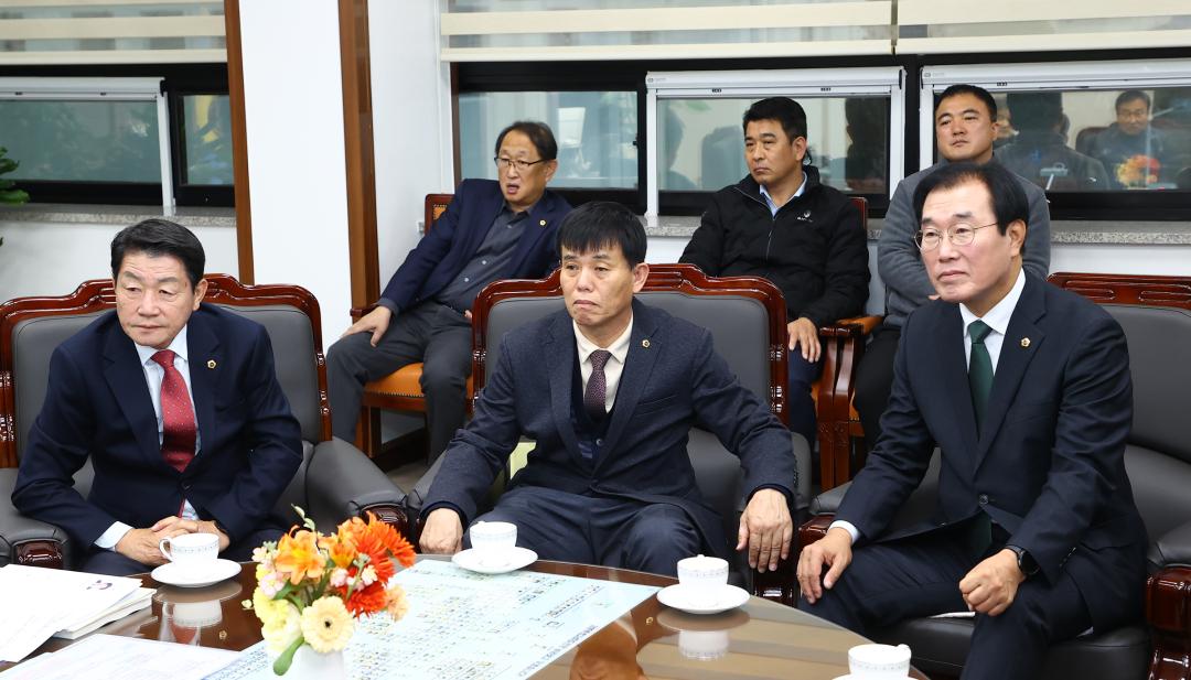 '2025년 강원특별자치도의회 사랑의 연탄 기부 전달식' 게시글의 사진(16) '2025-11-27 2025년 강원특별자치도의회 사랑의 연탄 기부 전달식 (15).jpg'