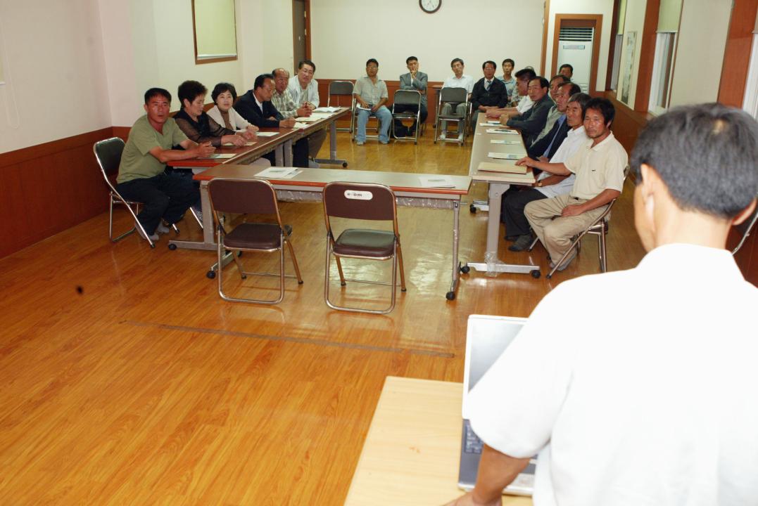 '사방댐 시설 및 친환경 농업경영 현지시찰' 게시글의 사진(22) '2006-09-07 사방댐 시설 및 친환경 농업경영 현지시찰 (22).JPG'