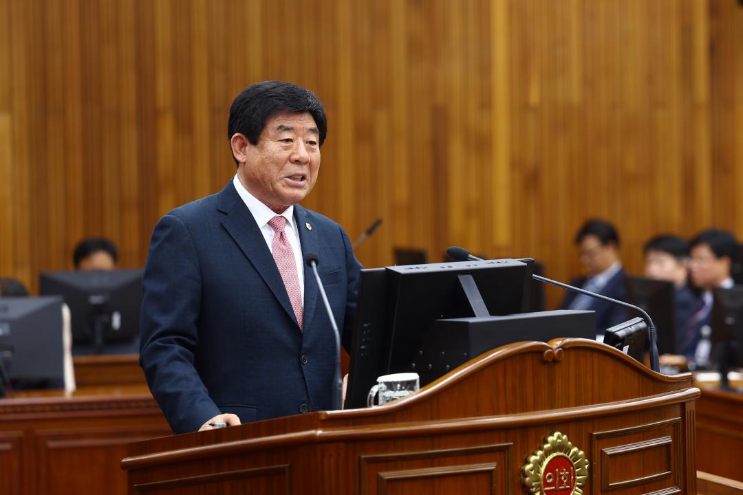 '제344회 제2차 본회의(2026년도 제1회 도정 및 교육행정에 관한 질문)' 게시글의 사진(107) '2026-04-02 제344회 제2차본회의(2026년도 제1회 도정 및 교육행정에 관한 질문) (111) 김기철 의원.jpg'