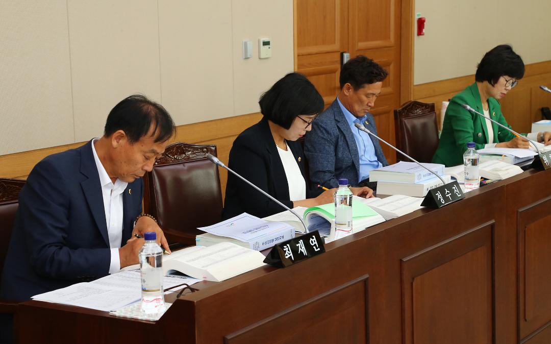 '제282회 제3차 농림수산위원회' 게시글의 사진(7) '2019-06-11 제282회 제3차 농림수산위원회 (7).jpg'