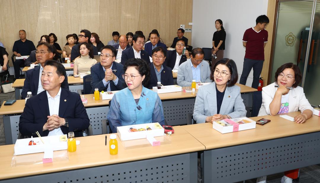 '제20회 강원의정아카데미(AI시대 리더십의 미래를 묻다)' 게시글의 사진(6) '2025-07-10 제20회 강원의정아카데미 (6).jpg'