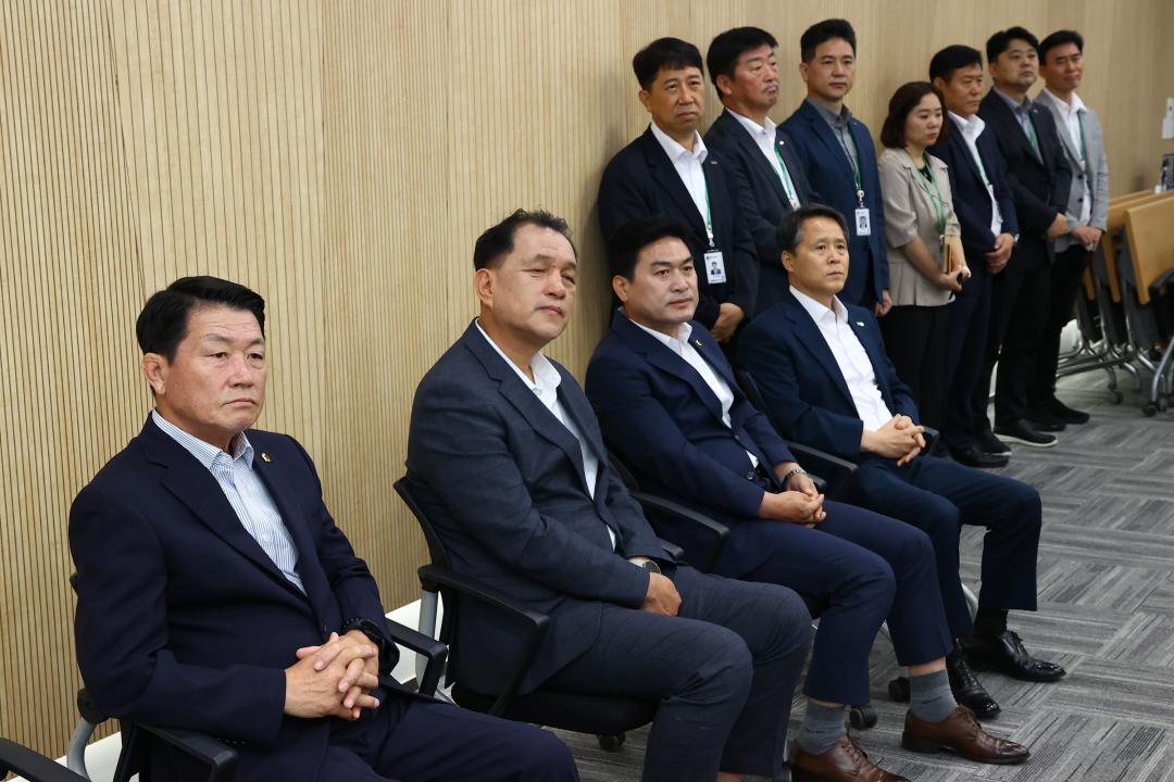 '강원특별자치도의회 임용장 수여식' 게시글의 사진(56) '2024-07-10 강원특별자치도의회 임용장 수여식 (56).jpg'