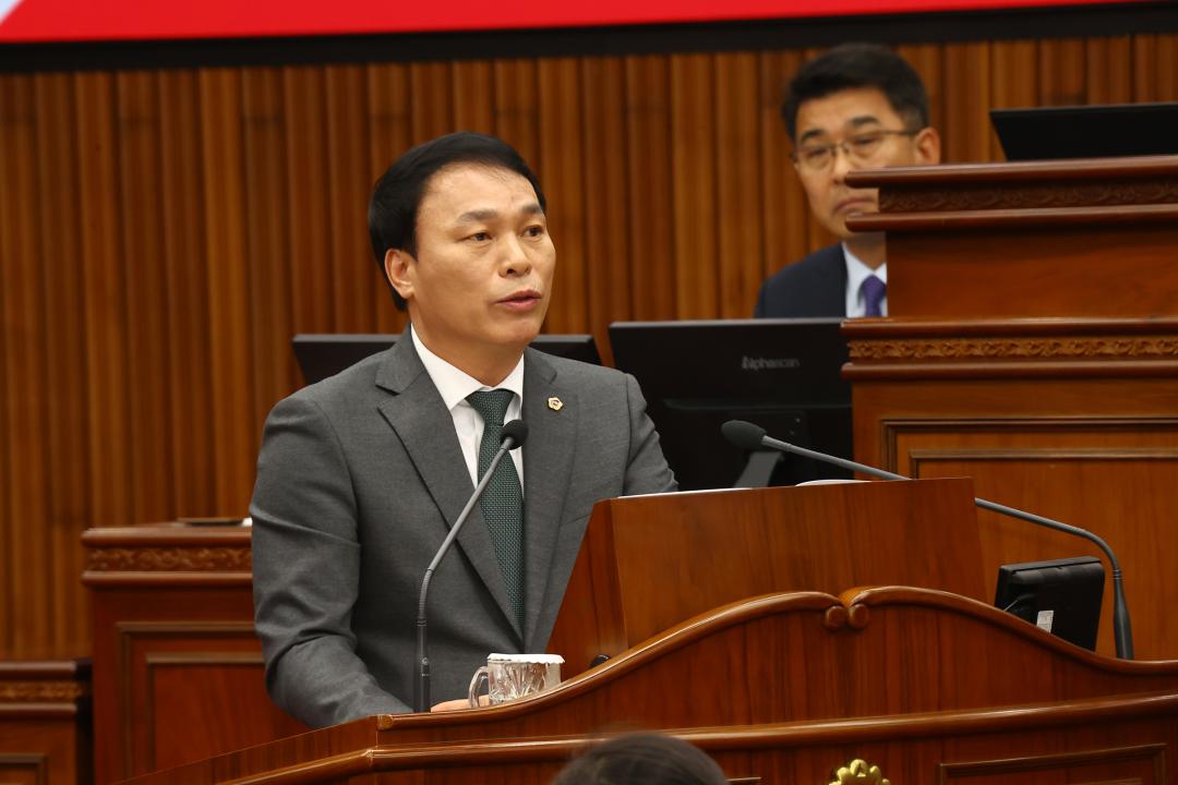 '제335회 제2차 본회의(제1차 도정 및 교육행정에 관한 질문)' 게시글의 사진(50) '2025-03-11 제335회 제2차 본회의(제1차 도정 및 교육행정에 관한 질문) (50) 박기영 의원.jpg'