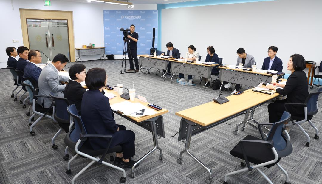 '2025년 제2차 강원특별자치도의회 입법평가위원회' 게시글의 사진(30) '2025-07-17 2025년 제2차 강원특별자치도의회 입법평가위원회 (30).jpg'