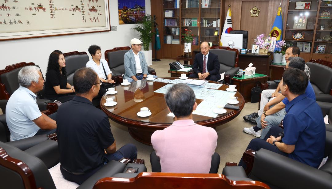 '강원특별자치도의회 방문(지정면 이장협의회장)' 게시글의 사진(5) '2026-08-25 강원특별자치도의회 방문(지정면 이장협의회장) (4).jpg'