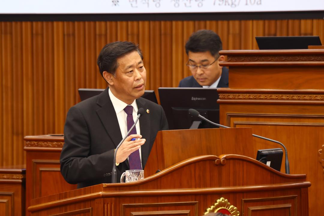 '제335회 제2차 본회의(제1차 도정 및 교육행정에 관한 질문)' 게시글의 사진(39) '2025-03-11 제335회 제2차 본회의(제1차 도정 및 교육행정에 관한 질문) (39) 지광천 의원.jpg'
