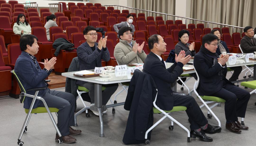 '제334회 교육위원회 현지시찰' 게시글의 사진(10) '2025-02-06 제334회 교육위원회 현지시찰(강원특별자치도교육청 학생교육원) (10).jpg'
