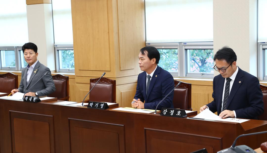 '제341회 전임 최문순 도정의 알펜시아 리조트 졸속 매각 및 레고랜드 부당 지원 의혹에 관한 진상조사 특별위원회' 게시글의 사진(5) '2025-10-22 제341회 전임 최문순 도정의 알펜시아 리조트 졸속 매각 및 레고랜드 부당 지원 의혹에 관한 진상조사 특별위원회 (5).jpg'