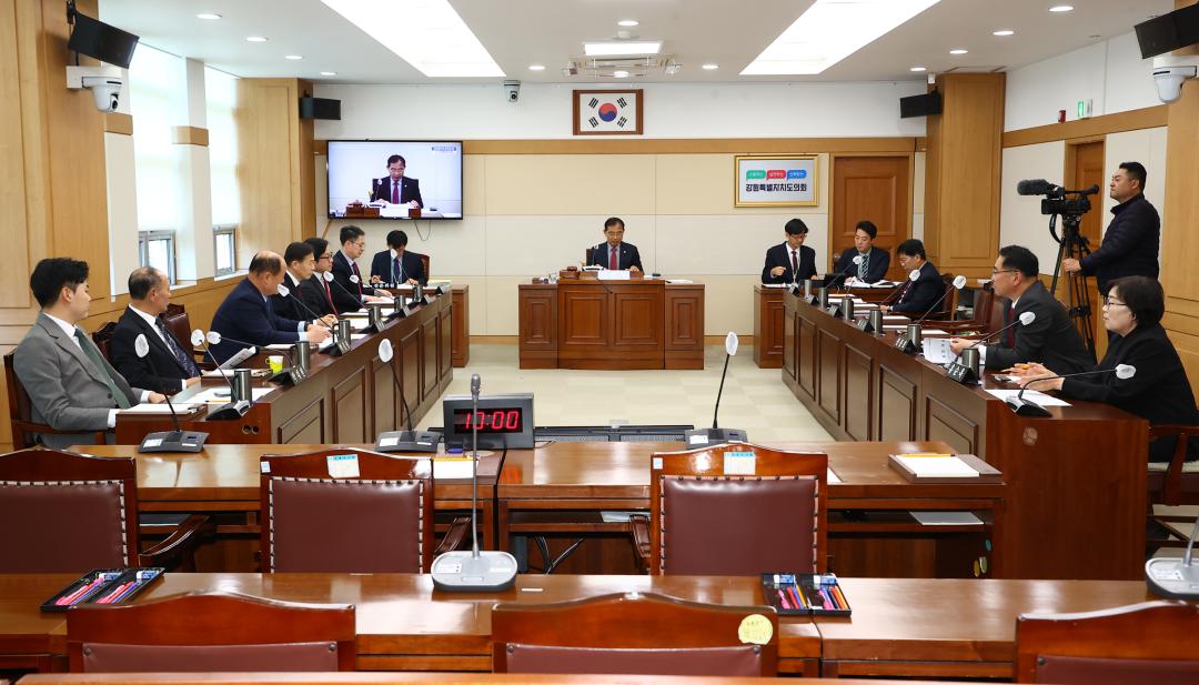 '제336회 제1차 강원특별자치도경제진흥원장 인사청문특별위원회' 게시글의 사진(20) '2025-04-15 제336회 제1차 강원특별자치도경제진흥원장 인사청문특별위원회 (19).jpg'