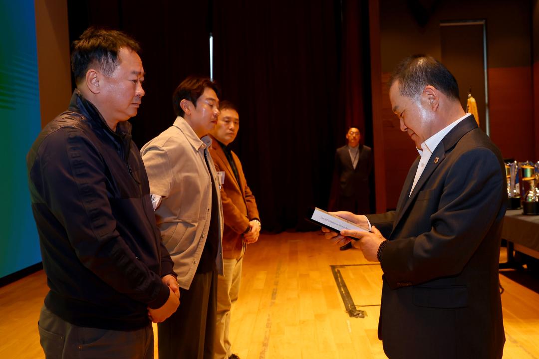 '제107회 전국동계체육대회 강원특별자치도 선수단 유공자 시상식' 게시글의 사진(10) '2026-03-31 제107회 전국동계체육대회 강원특별자치도 선수단 유공자 시상식 (10).jpg'