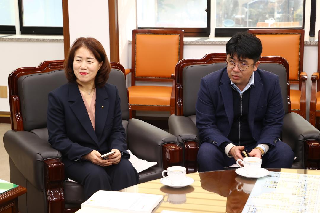 '강원특별자치도의회 방문(NH농협 강원본부장)' 게시글의 사진(4) '2026-01-22 강원특별자치도의회 방문(NH농협 강원본부장) (4).jpg'