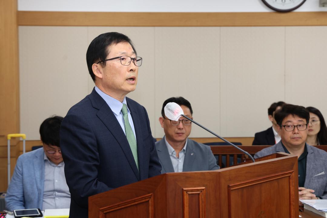 '제336회(폐회중) 제2차 강원특별자치도경제진흥원 인사청문특별위원회' 게시글의 사진(13) '2025-05-07 제336회 제2차 강원특별자치도경제진흥원 인사청문특별위원회 (13).jpg'