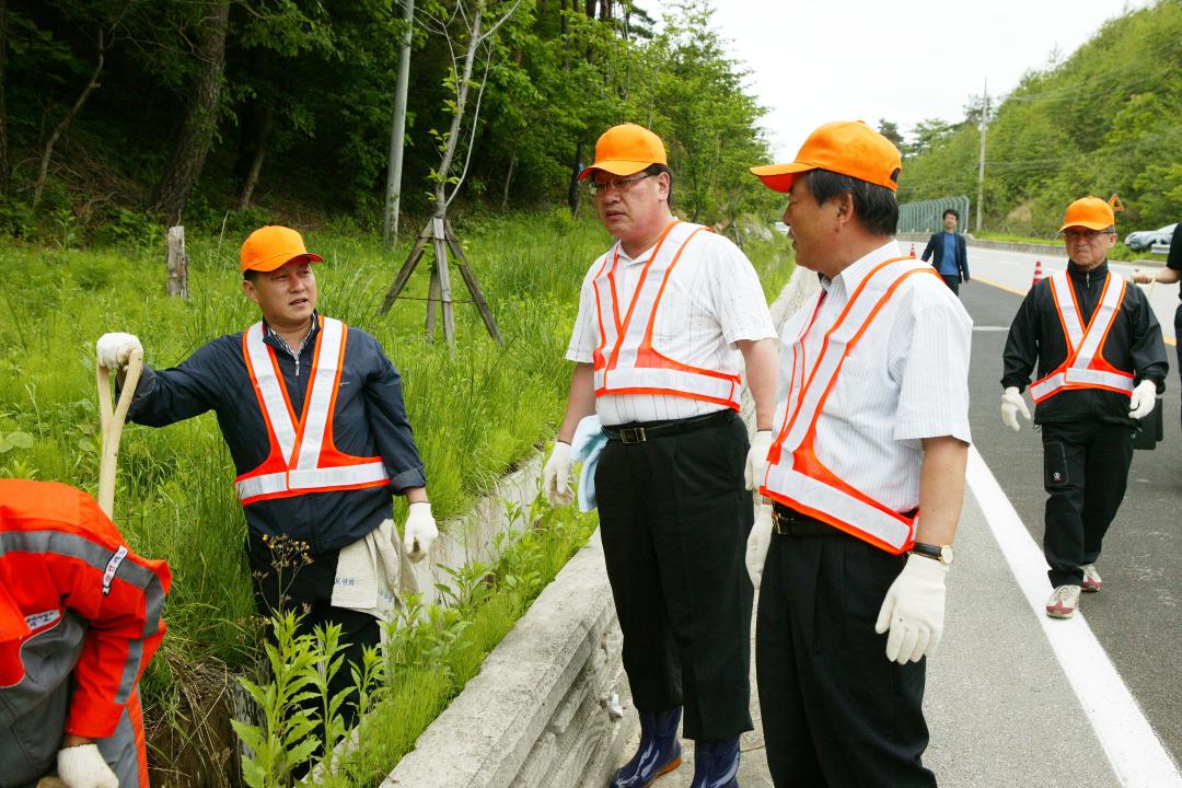 '강릉도로관리사업소 기동보수반 일일체험' 게시글의 사진(27) '2009-05-15 강릉도로관리사업소 기동보수반 일일체험 (27).jpg'