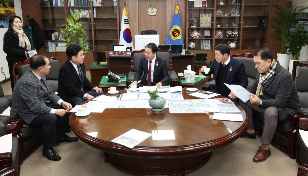 '대한결핵협회 강원특별자치도지부 크리스마스 씰 증정식' 게시글의 사진(9) '2024-12-13 대한결핵협회 크리스마스 씰 증정식 (9).jpg'