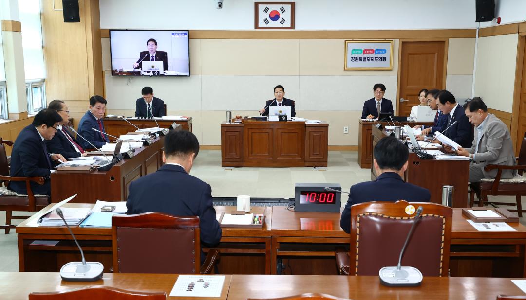 '제341회 제2차 경제산업위원회' 게시글의 사진(19) '2025-10-15 제341회 제2차 경제산업위원회 (20).jpg'