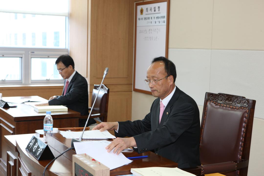 '206회 농림수산위원회 행정사무감사' 게시글의 사진(9) '2010-11-17 206회 농림수산위원회 행정사무감사 (9).jpg'