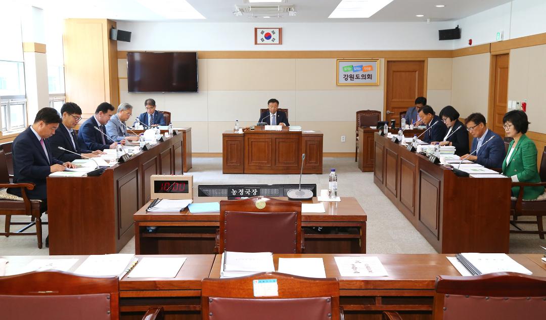 '제283회 제1차 농림수산위원회' 게시글의 사진(2) '2019-07-04 제283회 제1차 농림수산위원회 (2).jpg'