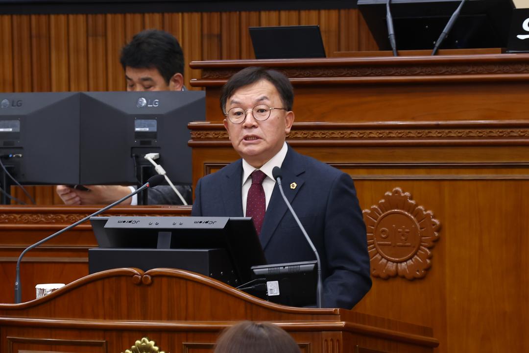 '제344회 제3차 본회의' 게시글의 사진(60) '2026-04-03 제344회 제3차 본회의 (61) 5분자유발언 이무철의원.jpg'