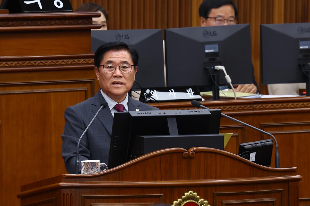 '제344회 제2차 본회의(2026년도 제1회 도정 및 교육행정에 관한 질문)' 게시글의 사진(82) '2026-04-02 제344회 제2차본회의(2026년도 제1회 도정 및 교육행정에 관한 질문) (82) 홍성기 의원.jpg'