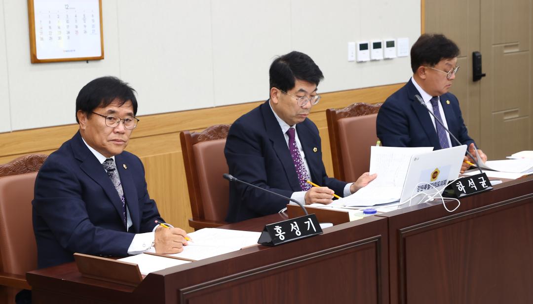 '제342회 제1차 안전건설위원회(2025년도 행정사무감사(자치경찰위원회))' 게시글의 사진(7) '2025-11-05 제342회 제1차 안전건설위원회(2025년도 행정사무감사(자치경찰위원회)) (7).jpg'