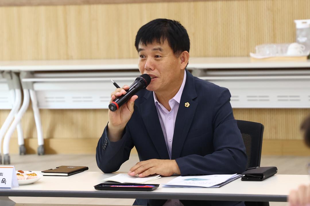 '강원특별자치도의회 교육위원회 의정연찬회' 게시글의 사진(23) '2025-07-18 강원특별자치도의회 교육위원회 의정연찬회 (23).jpg'