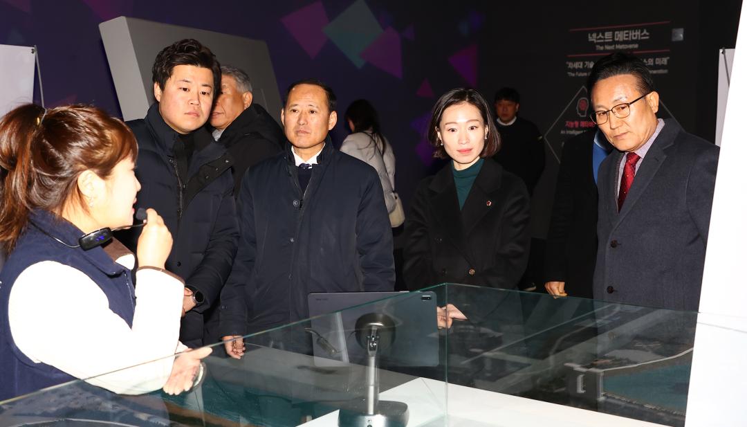 '제334회 미래모빌리티 혁신 특별위원회 현지시찰(2일차)' 게시글의 사진(35) '2025-02-14 제334회 미래모빌리티 혁신 특별위원회 현지시찰 (35).jpg'