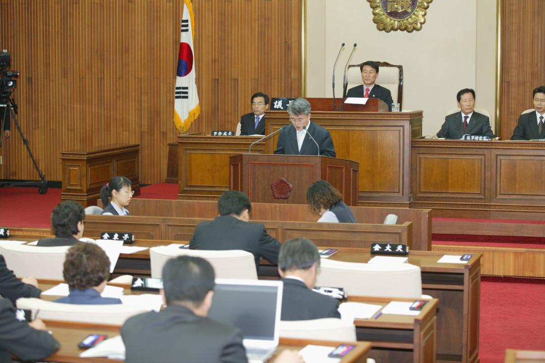 '제171회 정례회 1차' 게시글의 사진(6) '2006-11-20 제171회 정례회 1차 (6).jpg'