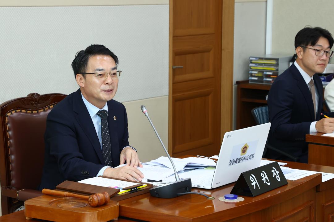 '제341회 제2차 경제산업위원회' 게시글의 사진(6) '2025-10-15 제341회 제2차 경제산업위원회 (7).jpg'