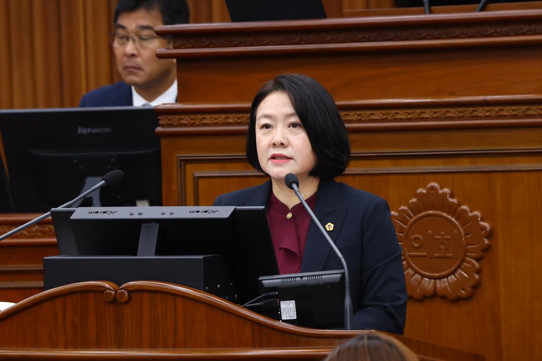 '제341회 제5차 본회의' 게시글의 사진(62) '2025-10-23 제341회 제5차 본회의 (63) 5분자유발언 박윤미의원.jpg'