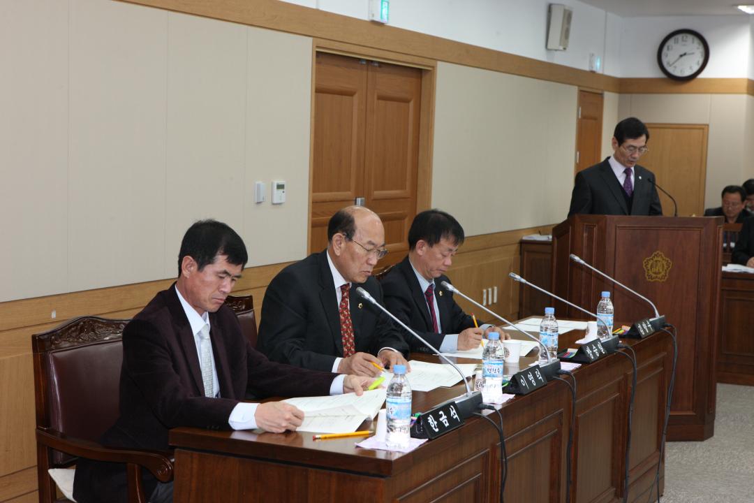 '207회 제3차 농림수산위원회' 게시글의 사진(4) '2011-02-23 207회 제3차 농림수산위원회 (4).jpg'